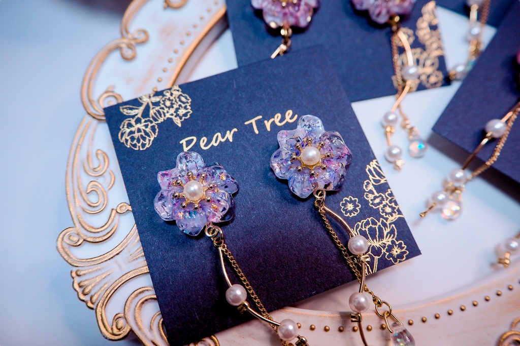 フラワーパールの導き//ドライフラワーのレジンピアス・イヤリング