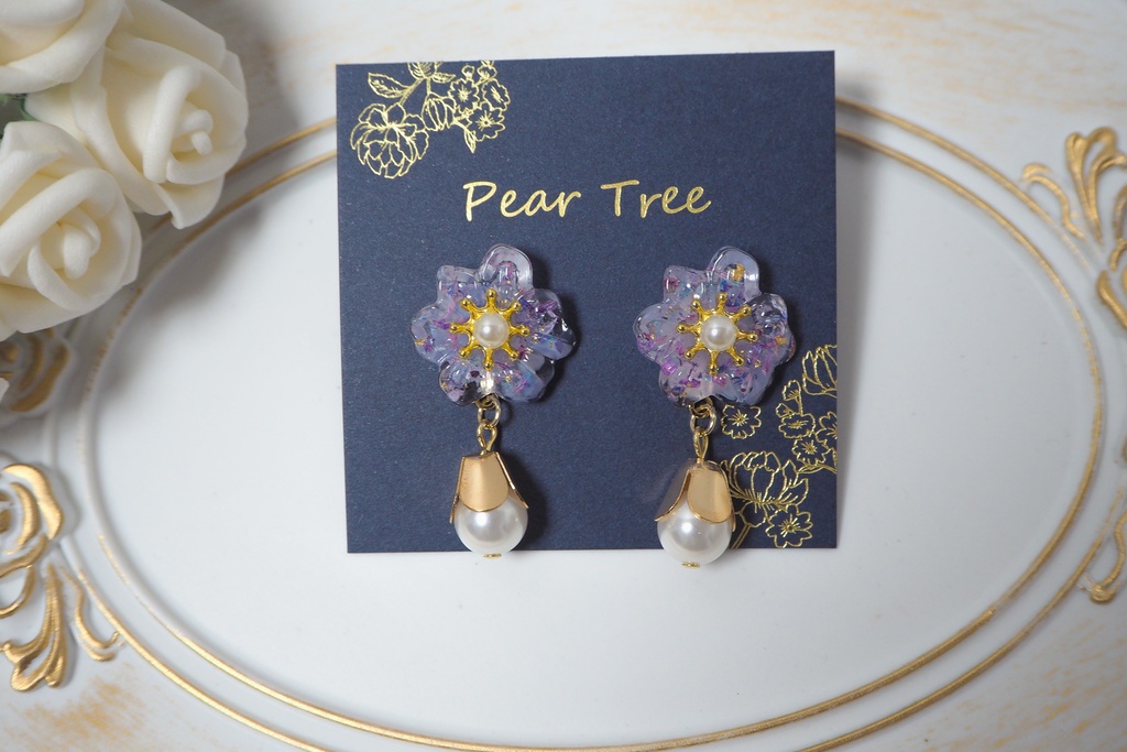 フラワーパールの揺らめき//ドライフラワーのレジンピアスorイヤリング