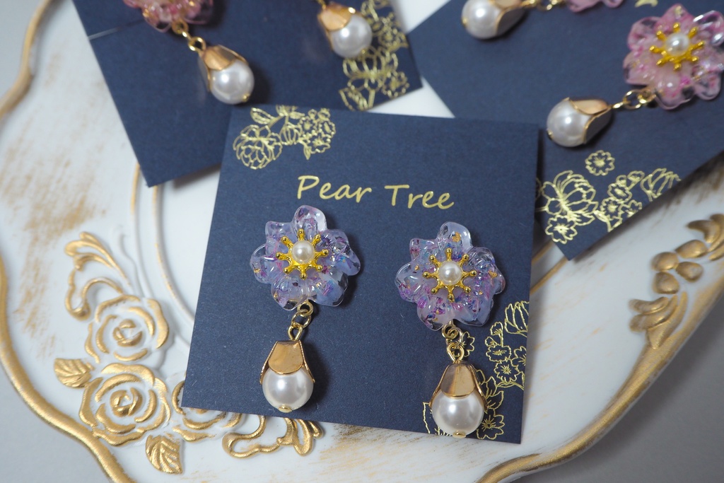 フラワーパールの揺らめき//ドライフラワーのレジンピアスorイヤリング