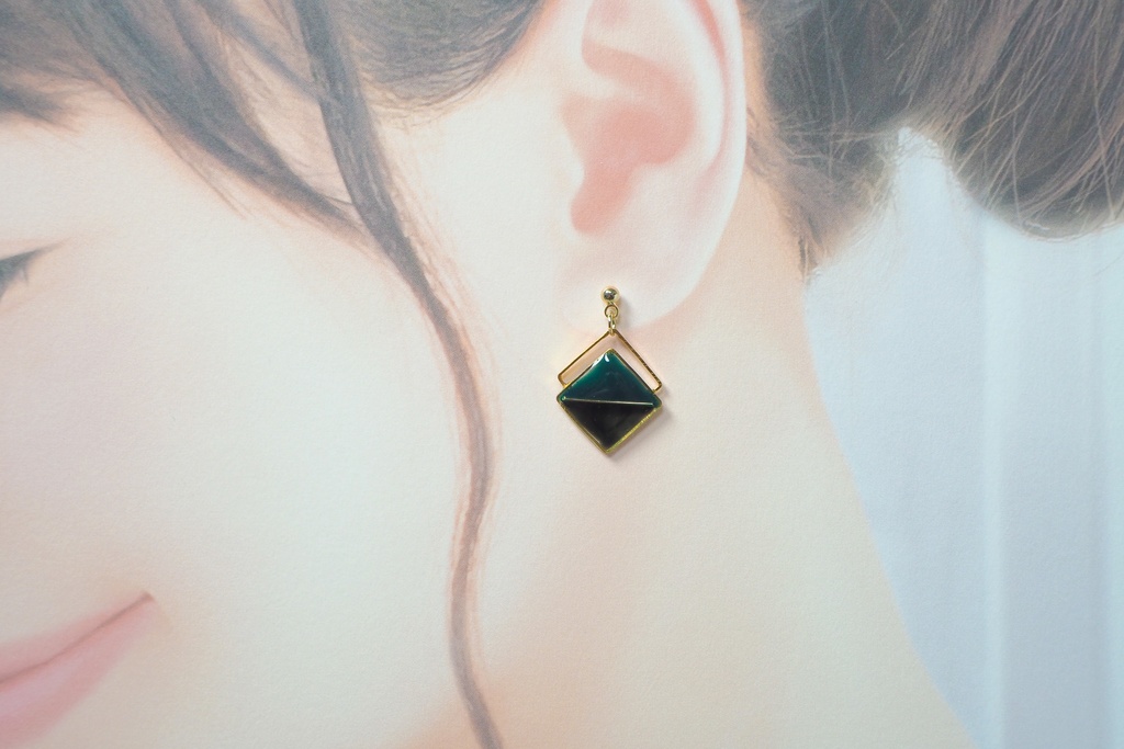 スクエアバイカラーピアスorイヤリング