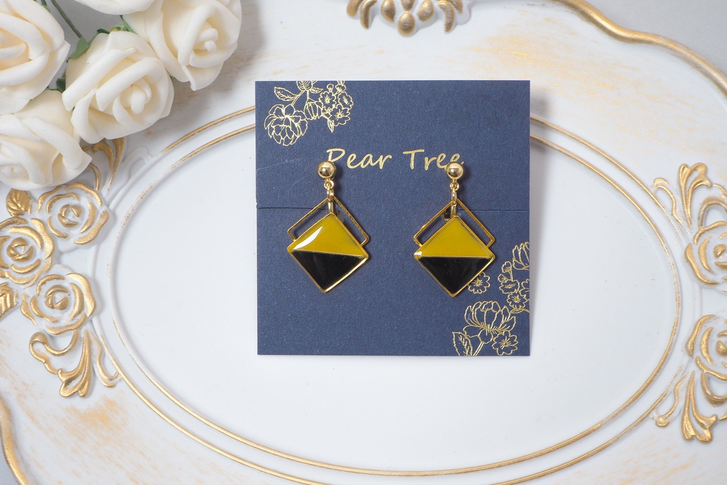 スクエアバイカラーピアスorイヤリング