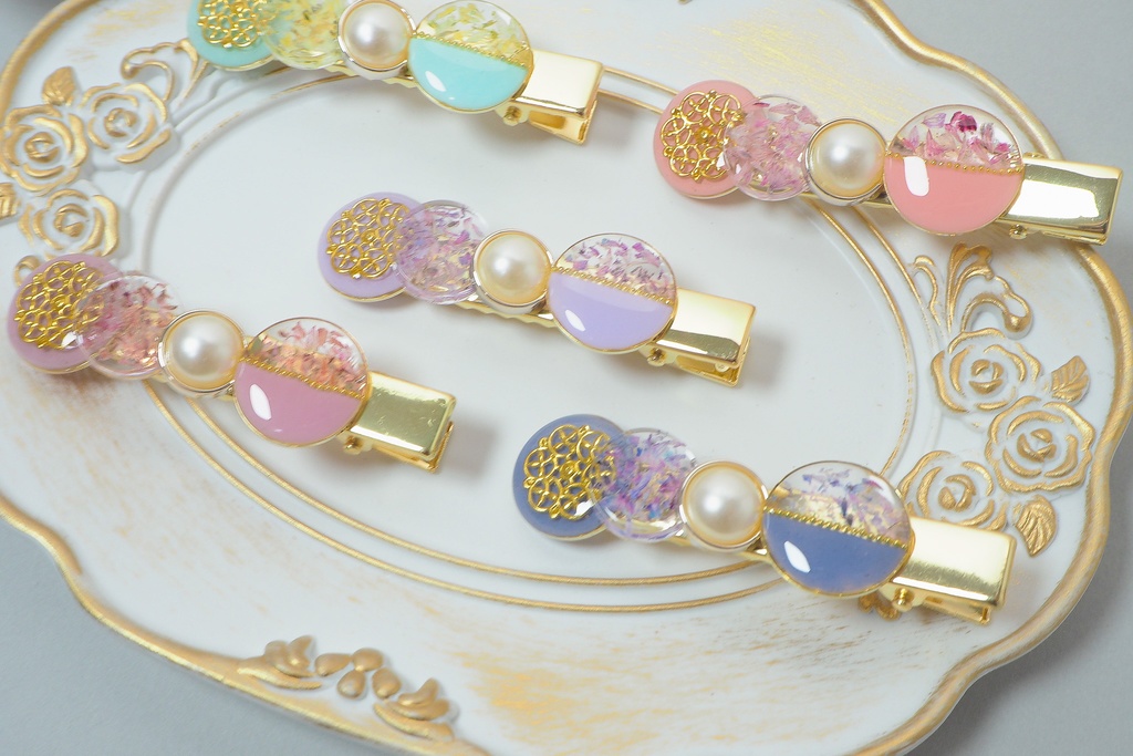 可憐の纏い//ドライフラワーのレジンヘアクリップ