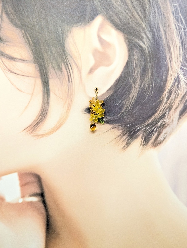 揺れる金木犀//金木犀とドロップビーズのピアスorイヤリング