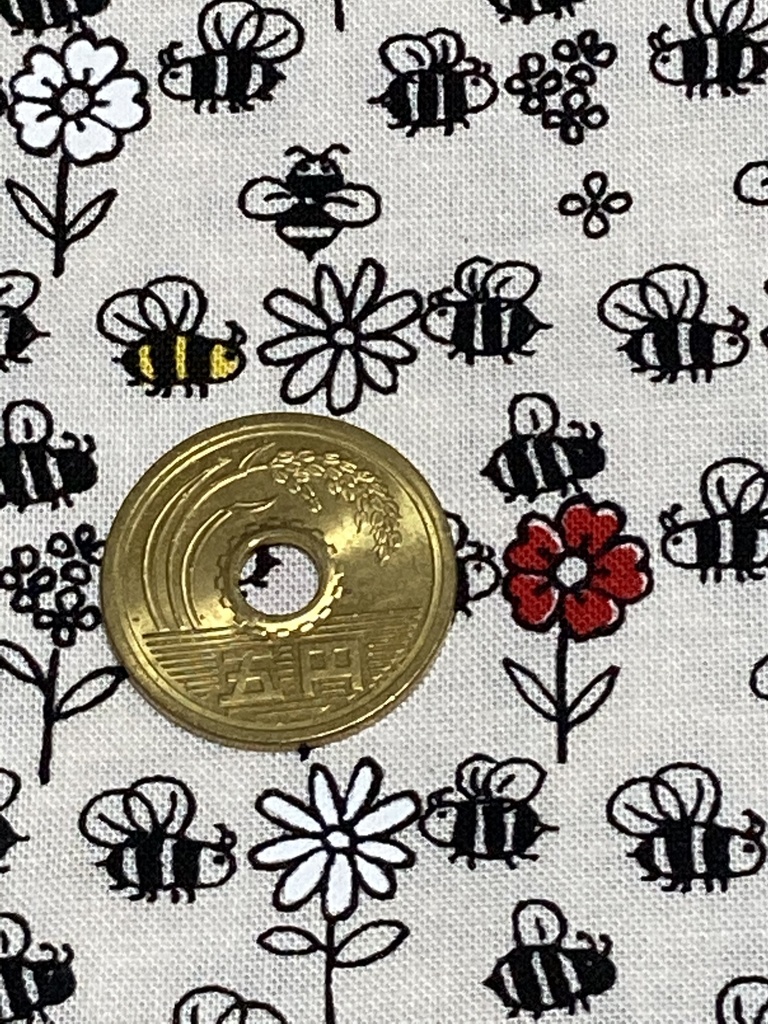 マスクカバー(プリーツ仕立て)+おまけ付き(ぶんぶん蜂が飛ぶ♪) 飛沫感染防止+肌荒れ防止