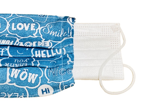マスクカバー(プリーツ仕立て)+おまけ付き(Love and Peace) 飛沫感染防止+肌荒れ防止