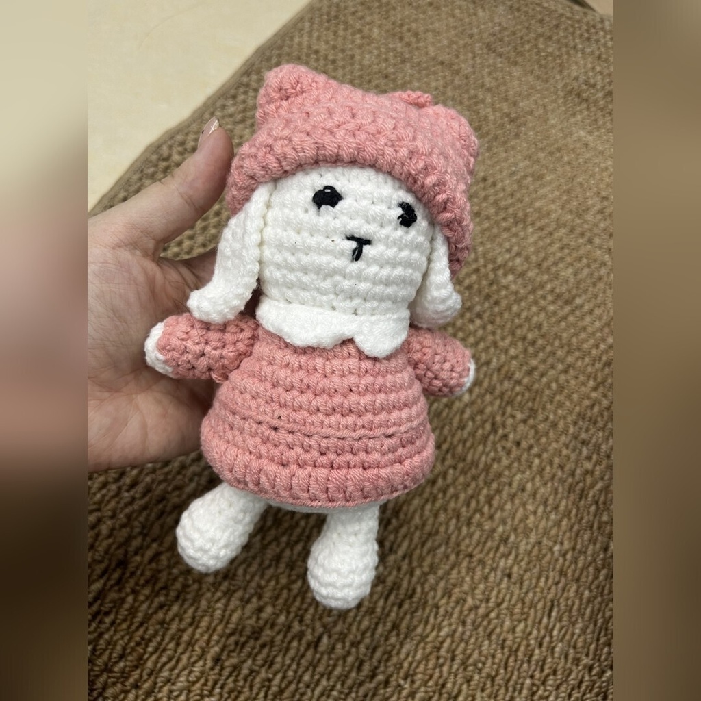 【受注生産】ピンクワンピースのうさぎ｜手編みの編みぐるみ（約15〜22cm）