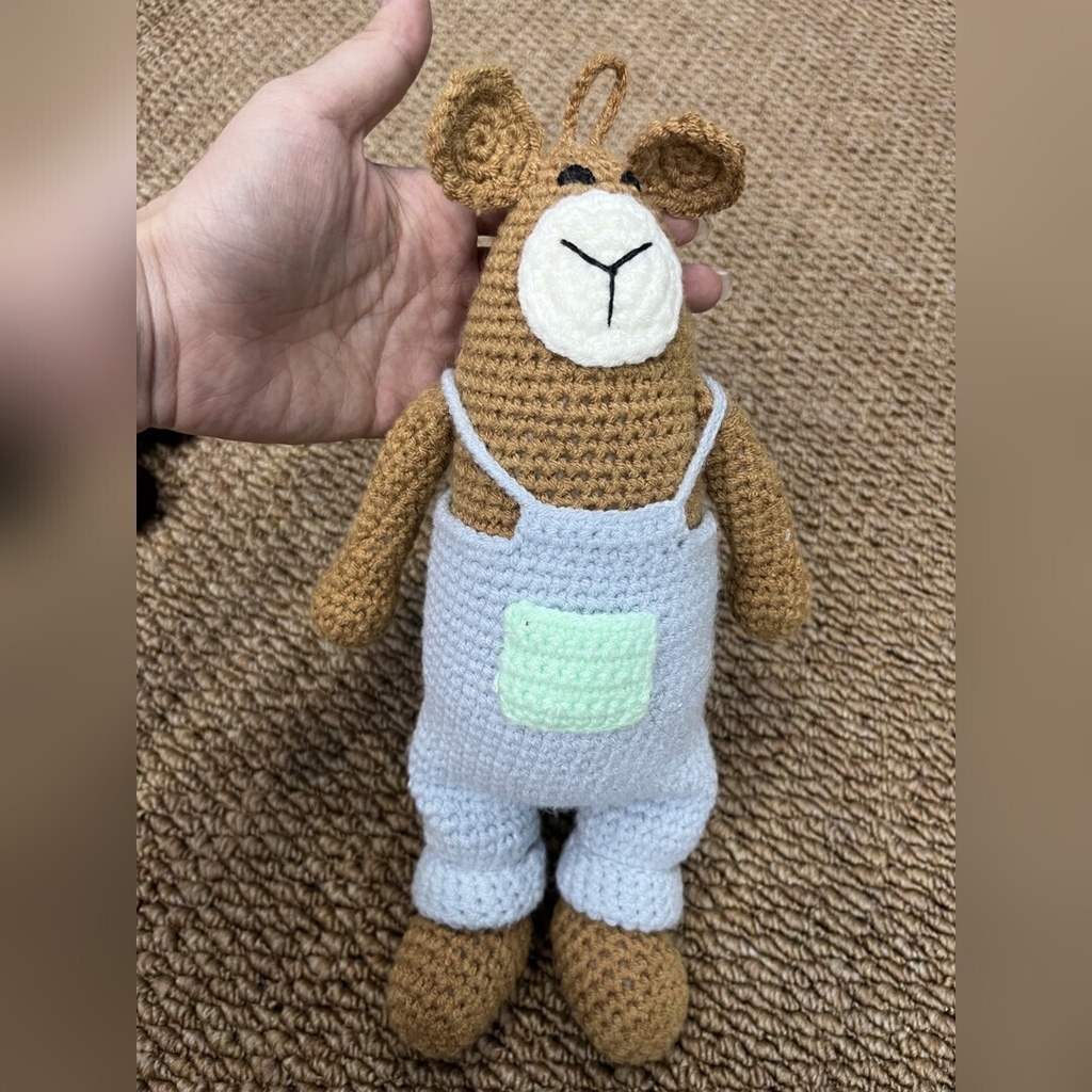 【受注生産】サロペットのこぐま（ポケット付き）｜手編みの編みぐるみ（約23〜35cm）