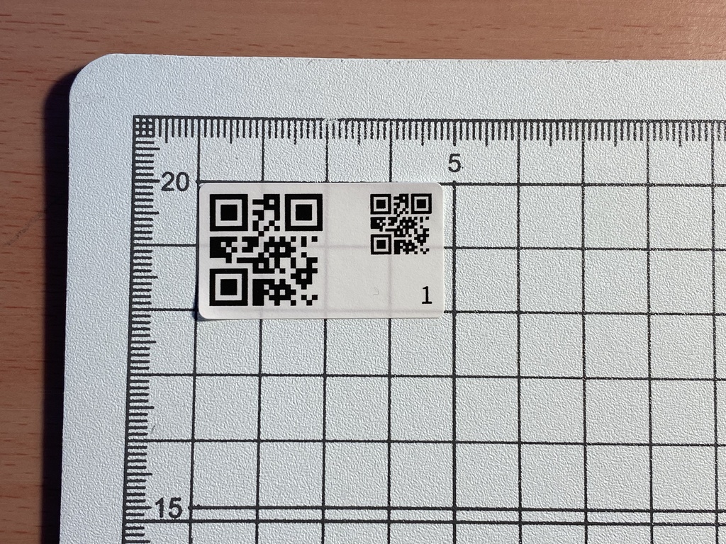 iOSアプリ「人数カウントQR」用 コード印刷済み耐水シール1-65番*2枚
