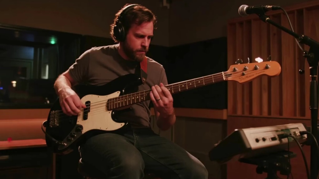 ベースを中心とした曲　05-08