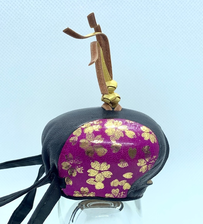 【完売御礼】 ハリスホーク(おす)用フード 紫に金桜