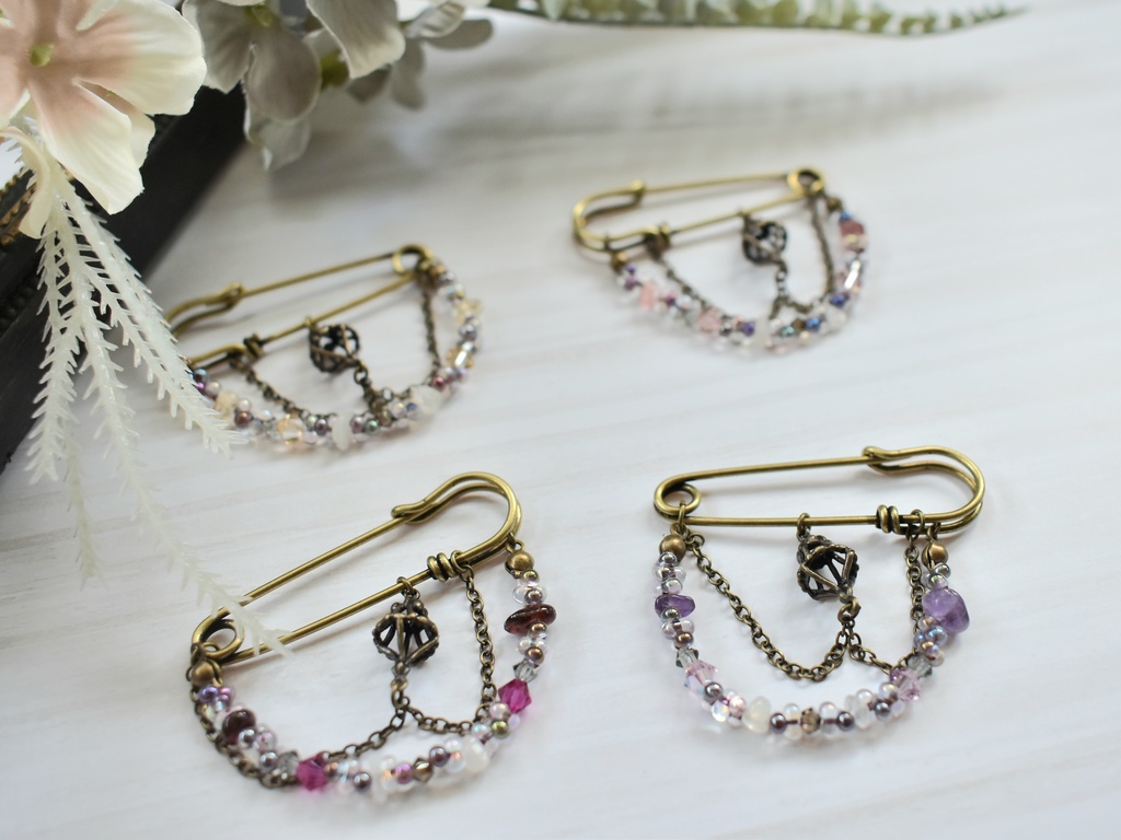 ニーゴ ロウワーイメージブローチ