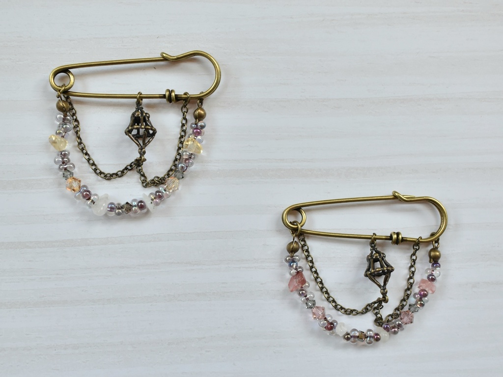 ニーゴ ロウワーイメージブローチ