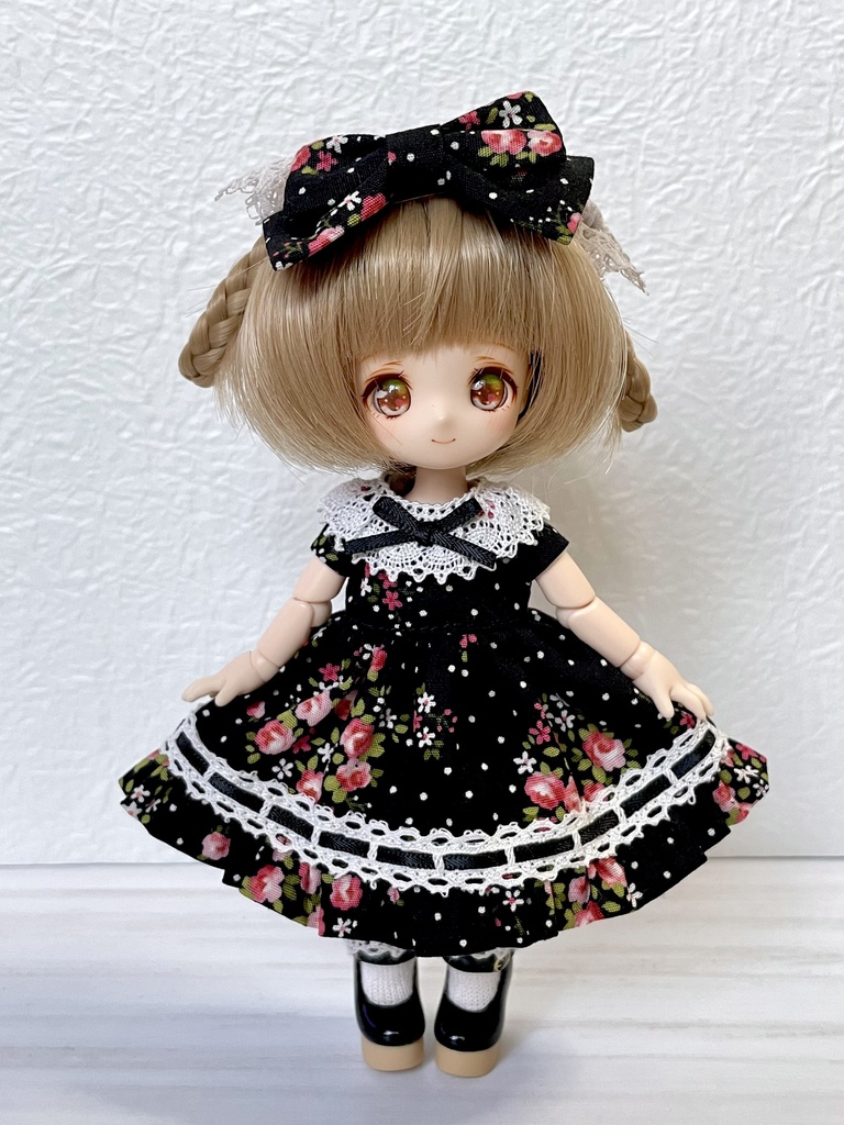 オビツ11服 レース付き花柄ワンピース ねんどろいどどーる - 着せ替え ...