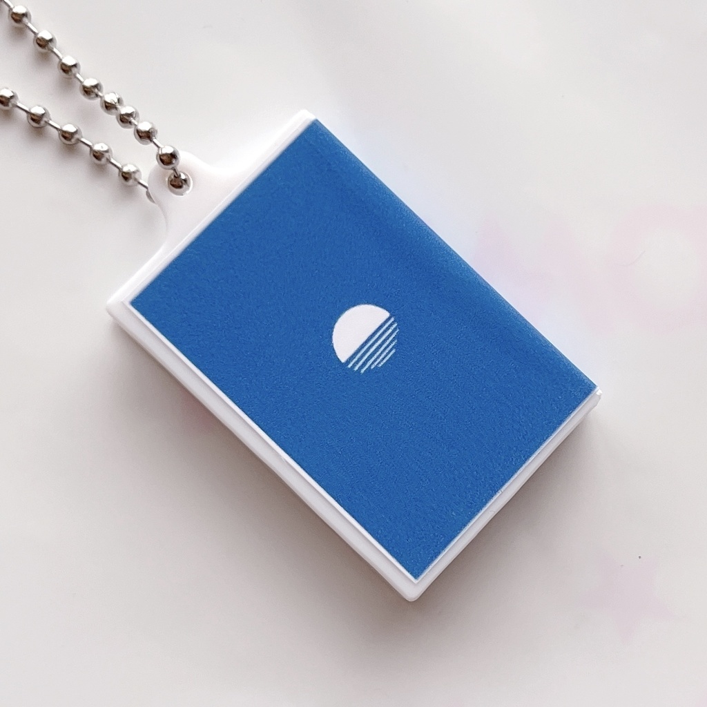 【NFCタグ付き】ねむたい水面VHSキーホルダー