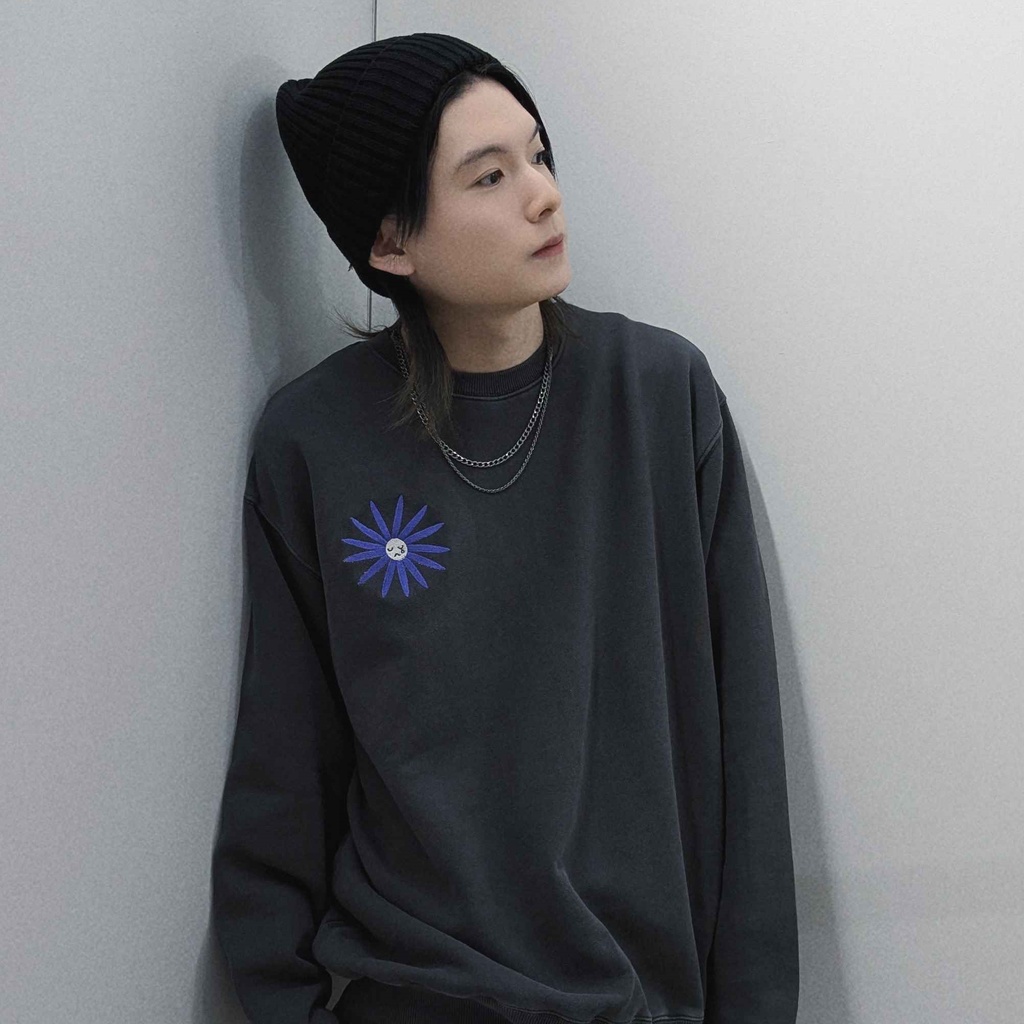 Suiu.7 オリジナルシオン刺繡 ピグメントスウェットシャツ