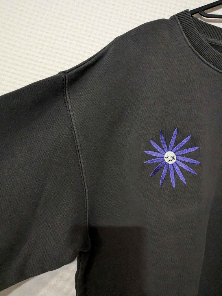 Suiu.7 オリジナルシオン刺繡 ピグメントスウェットシャツ