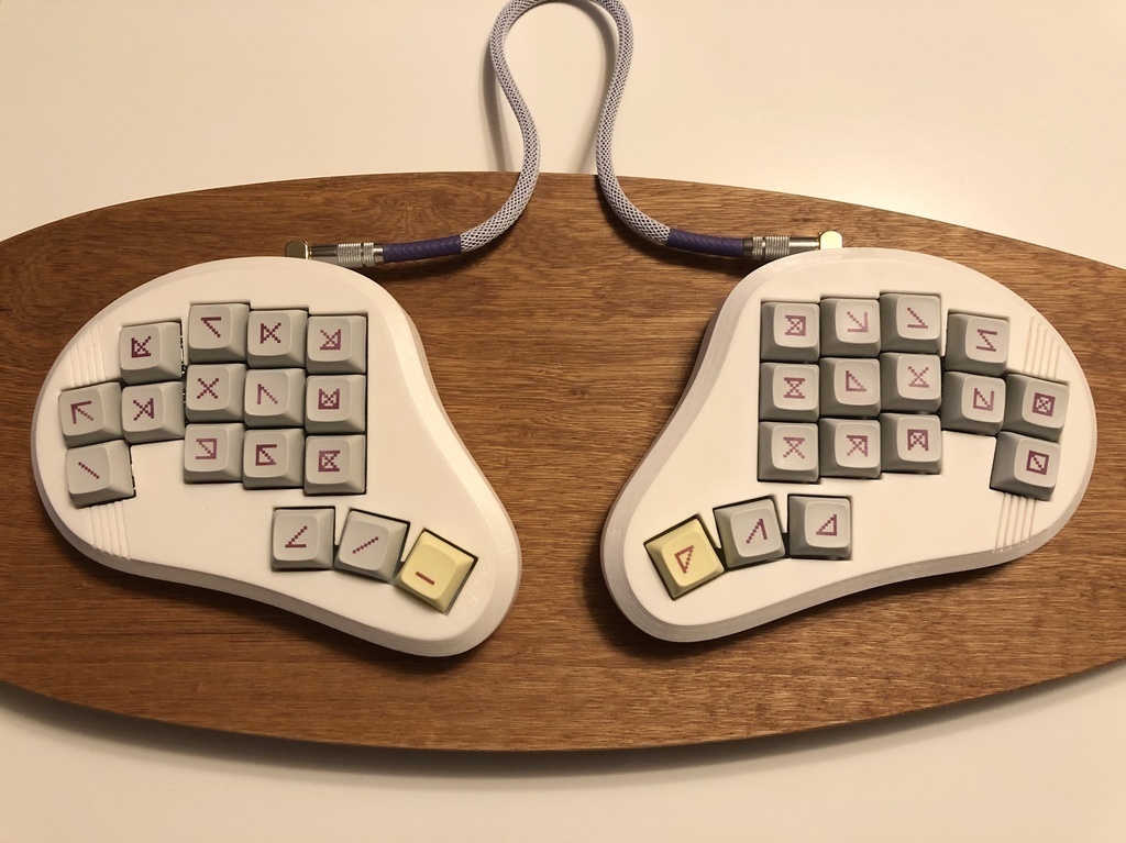 akufu32 aka “しんのすけ”: Original Mechanical Keyboard Case & Plate