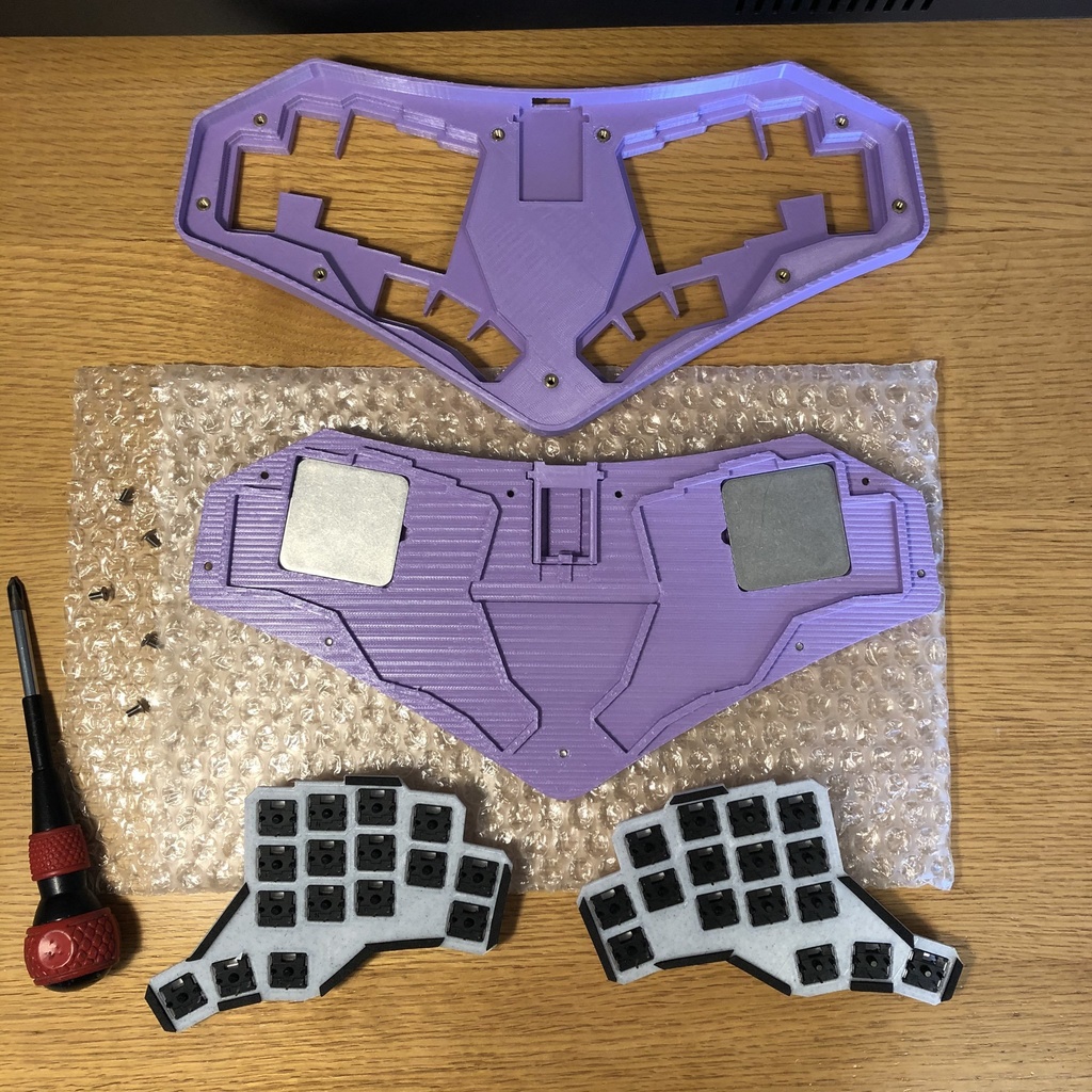 ZigZag32 aka “せまのすけ”: Original Mechanical Keyboard Case & Plate