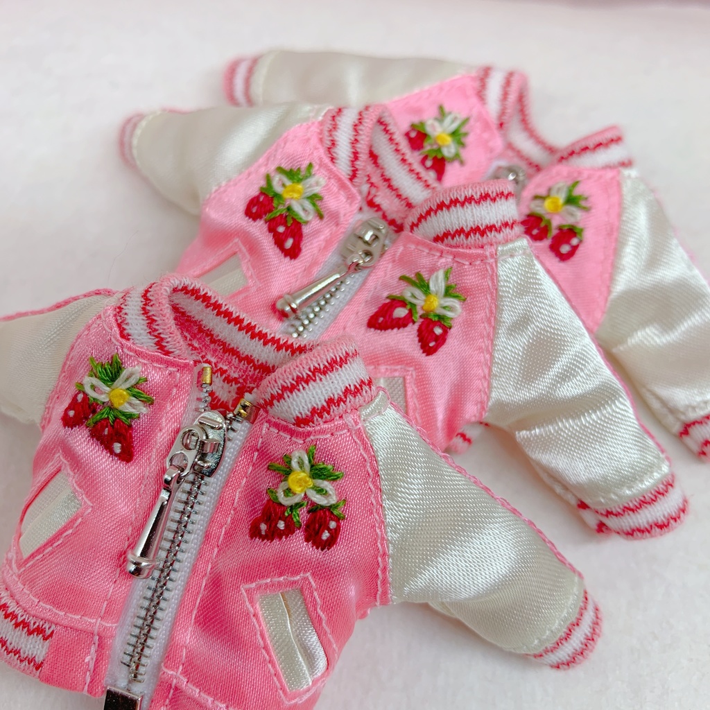 【オビツ11 outfit】苺刺繍スカジャン(ピンク)