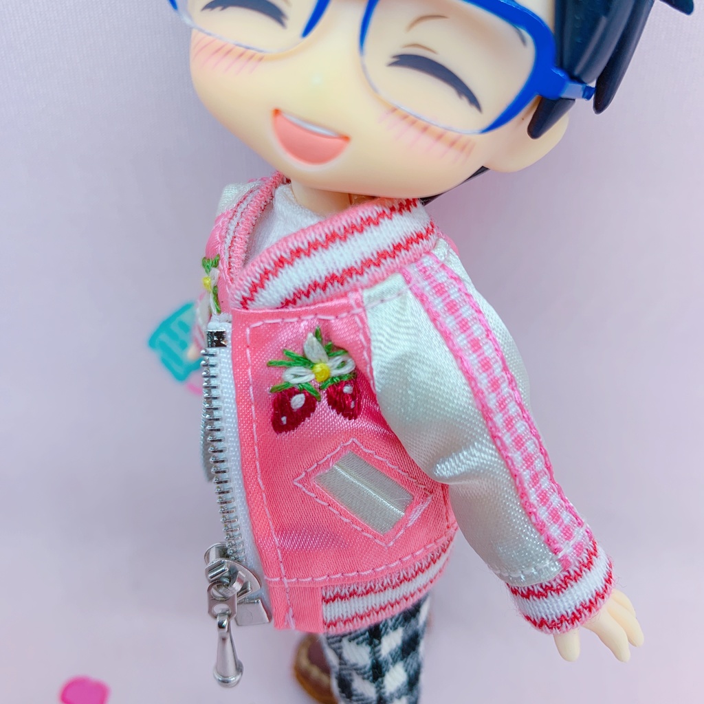 【オビツ11 outfit】苺刺繍スカジャン(ピンク)