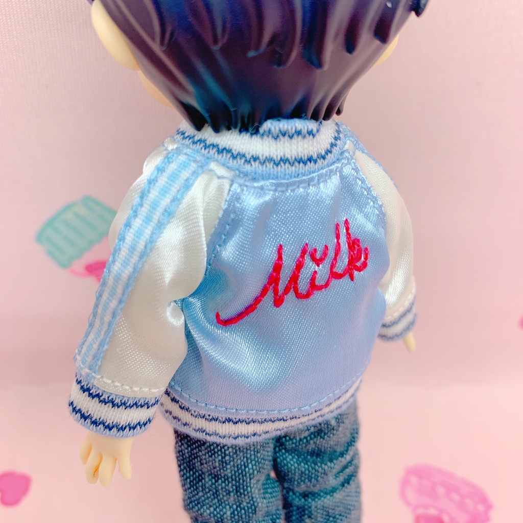 【オビツ11 outfit】苺刺繍スカジャン(サックス)