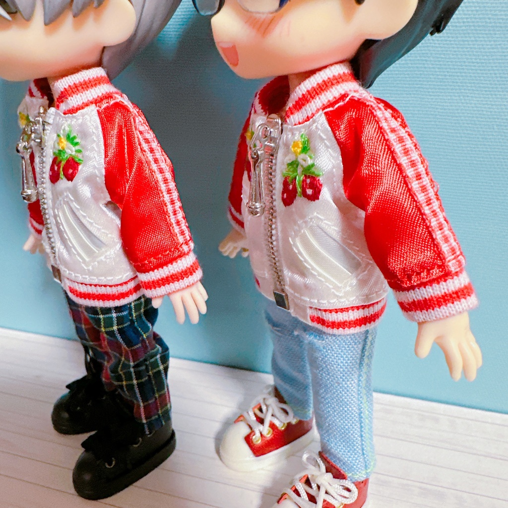 【オビツ11 outfit】苺刺繍スカジャン(白×赤)