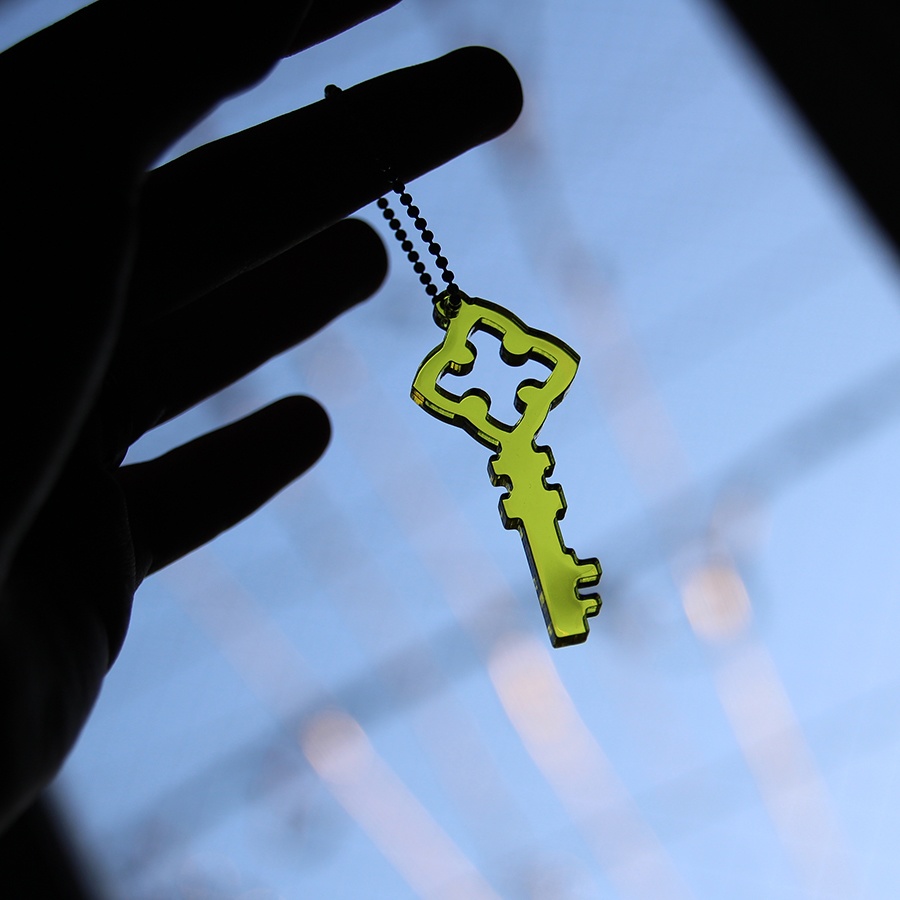 ラボの鍵アクリルキーホルダー