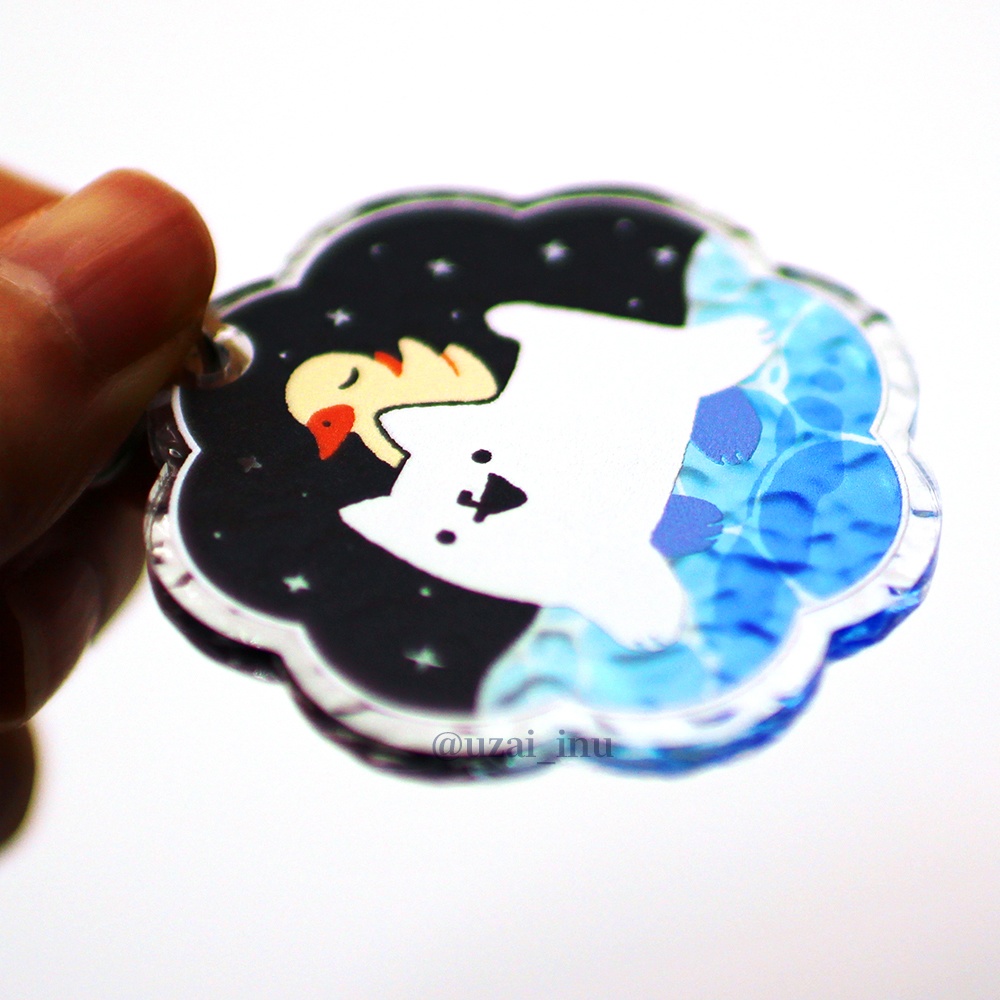 びっくりするほど近い距離を飛んで渡らせてもらっている犬アクキー