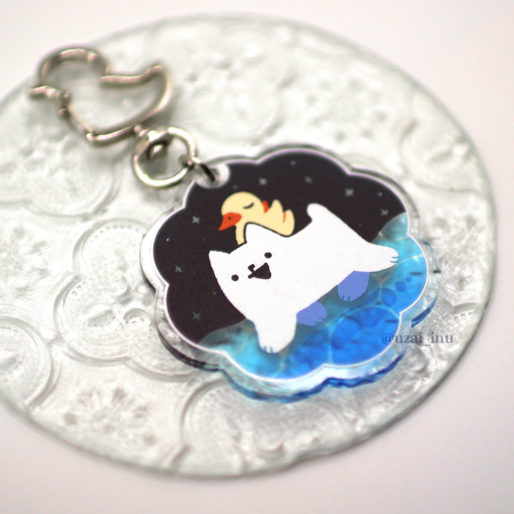 びっくりするほど近い距離を飛んで渡らせてもらっている犬アクキー