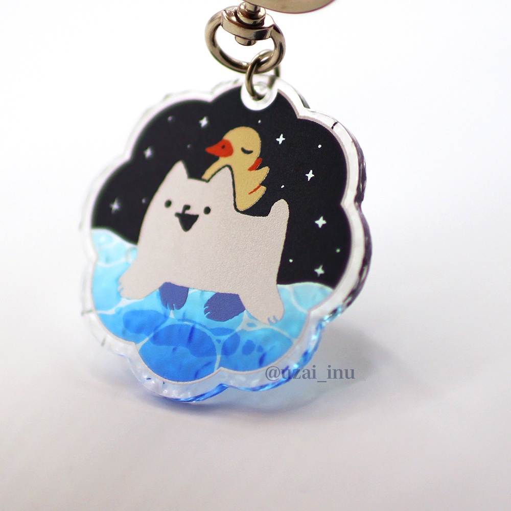 びっくりするほど近い距離を飛んで渡らせてもらっている犬アクキー