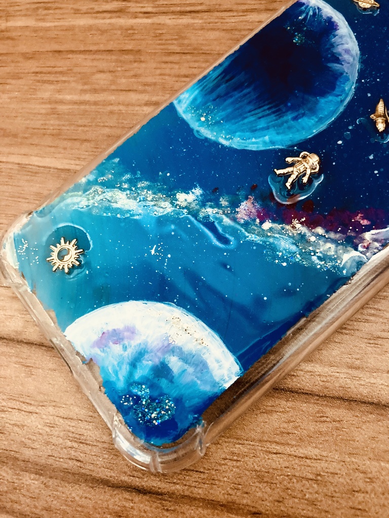 スマホケース〜宇宙遊泳〜
