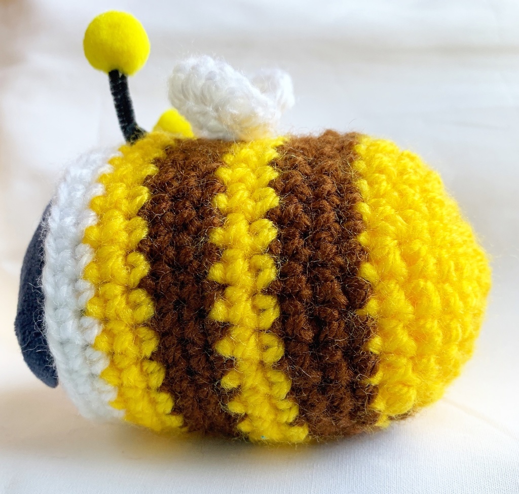 もちマス きぐるみ ミツバチ