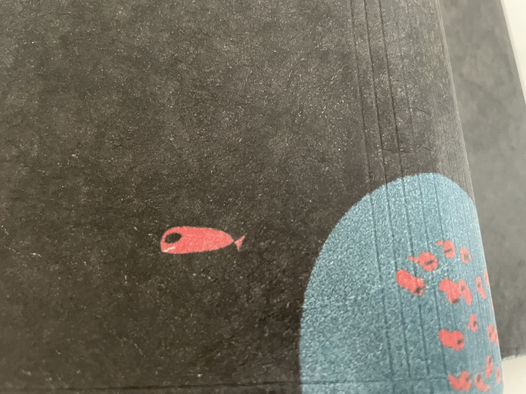 やさぐれ金魚のブックカバー