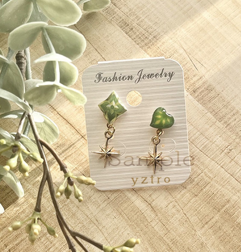 ナヒーダ ピアス