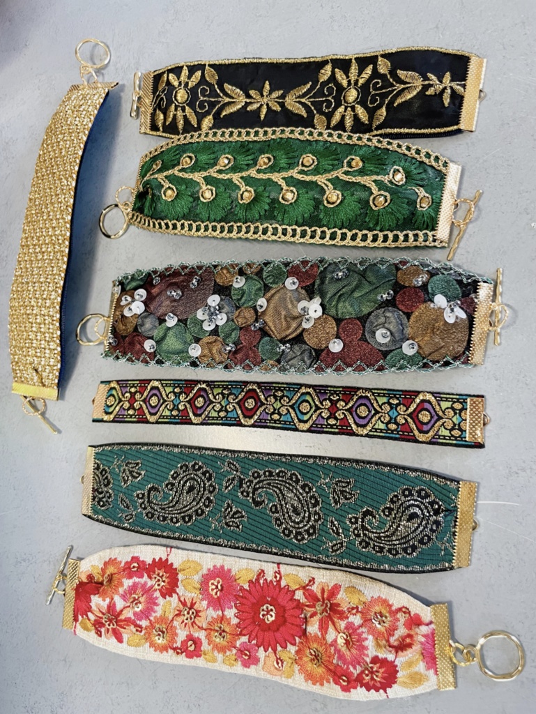インド刺繍ブレスレット(７種)