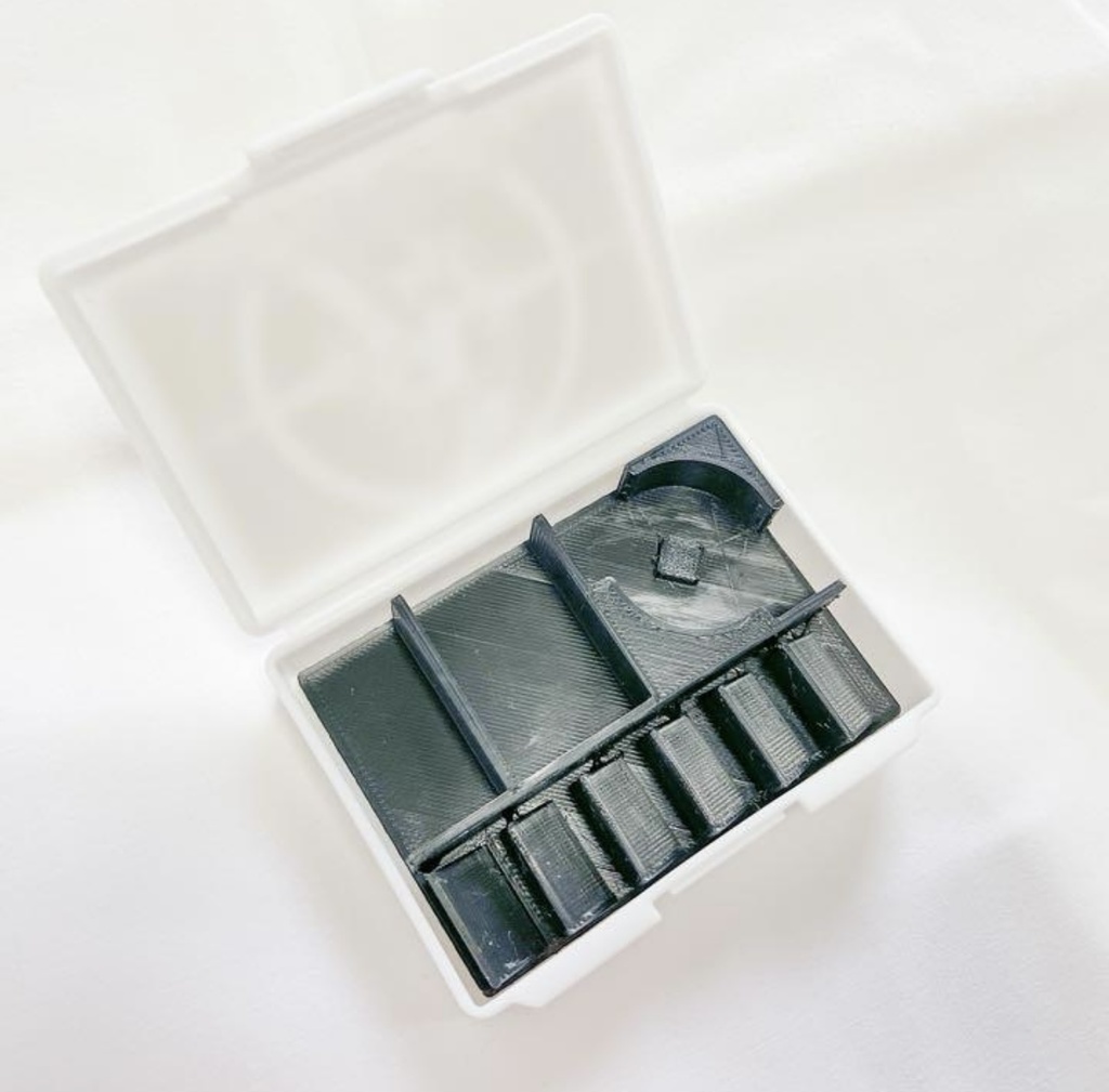 悪デッキにオススメ!ポケカダメカンケース専用仕切り