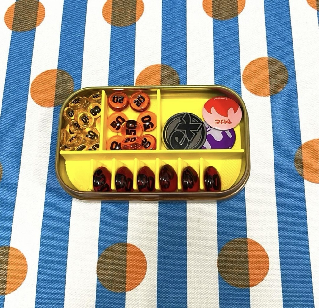 ピカチュウカラー ポケモンカード 海外製のダメカンケース 仕切り