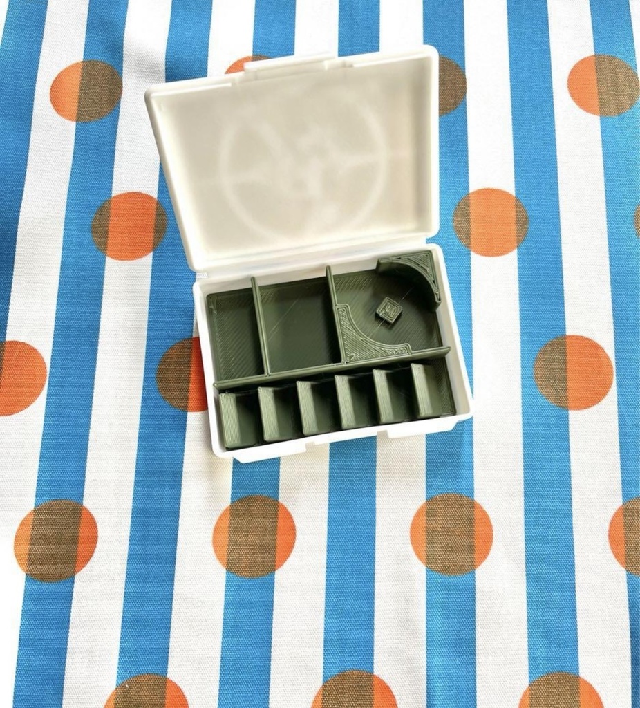 モスグリーン ポケモンカード ダメカンケース 仕切り