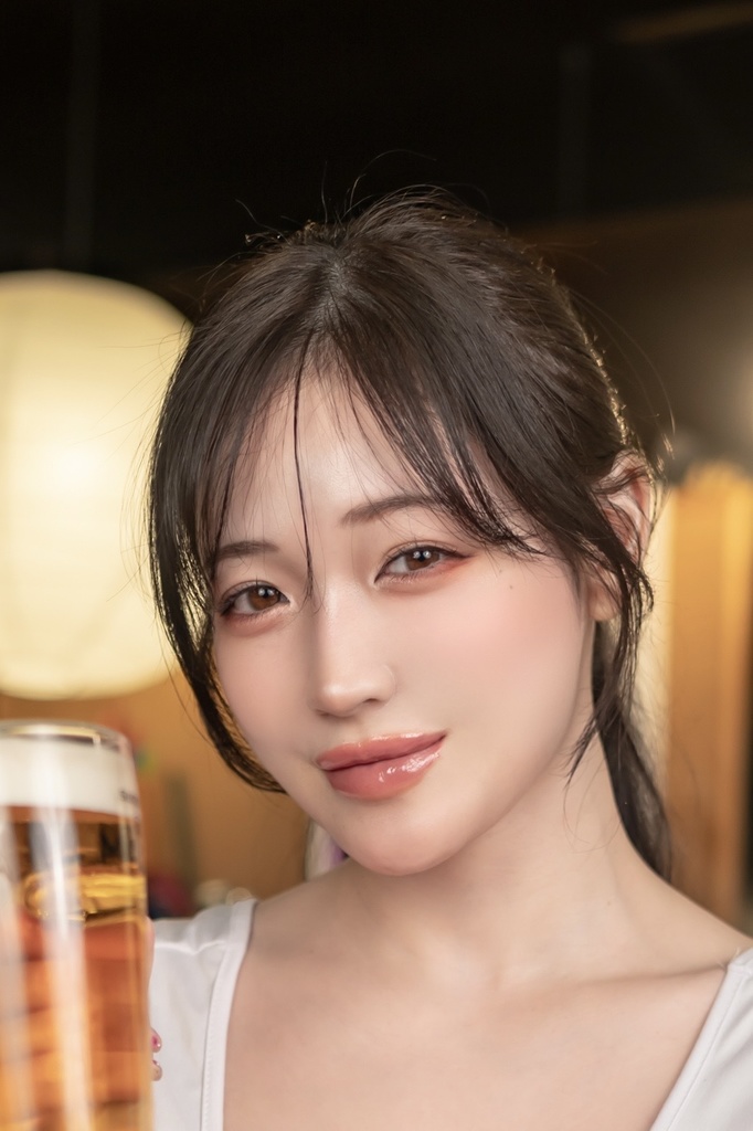 居酒屋のお姉さんダウンロード写真集