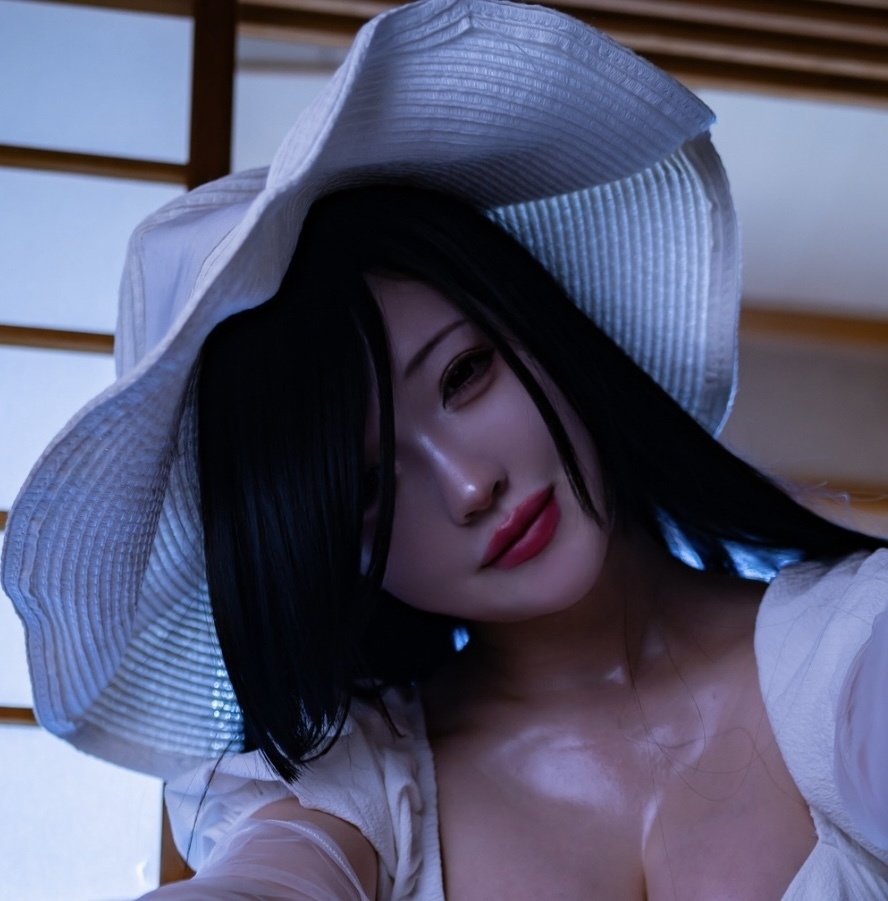 C108 八尺様の腕の中 写真集