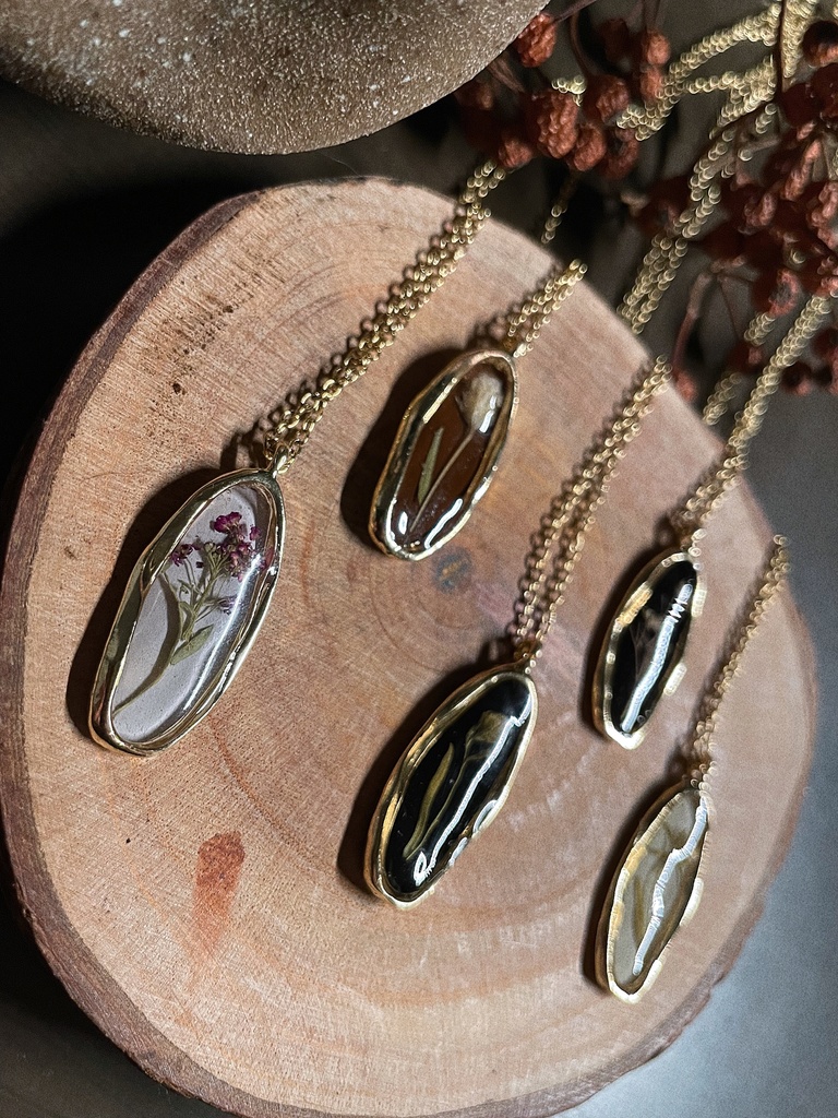 dryflower necklace