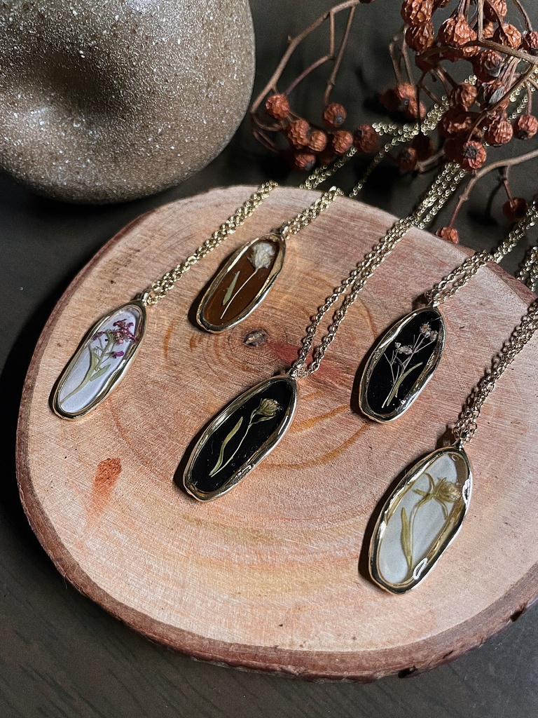 dryflower necklace