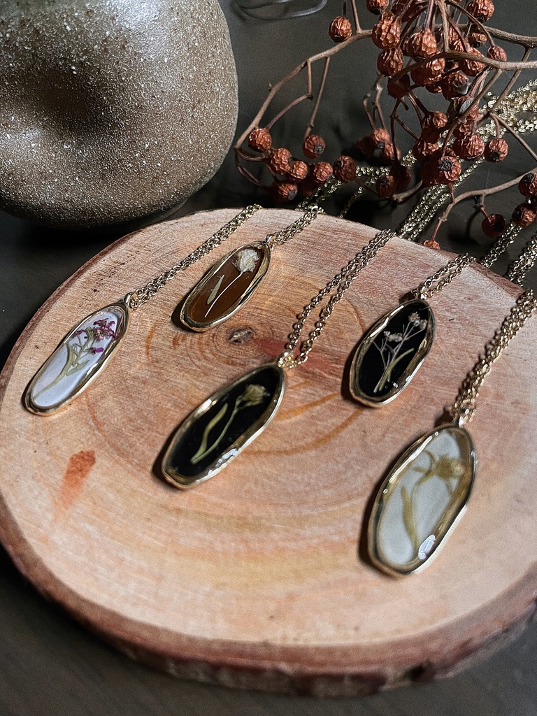 dryflower necklace