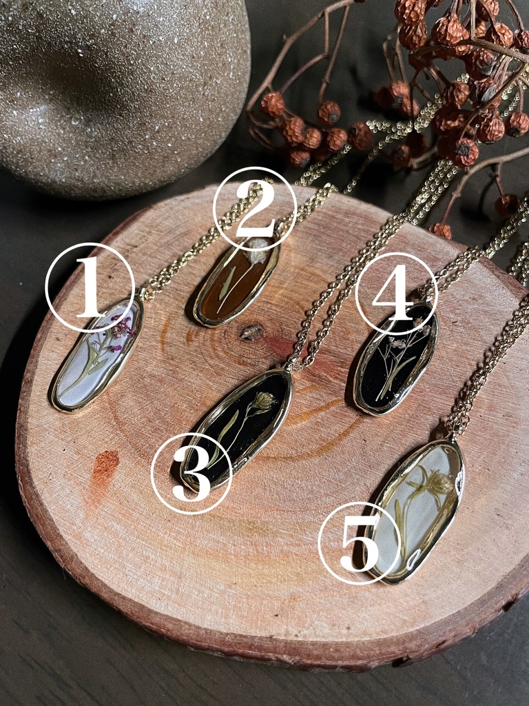 dryflower necklace