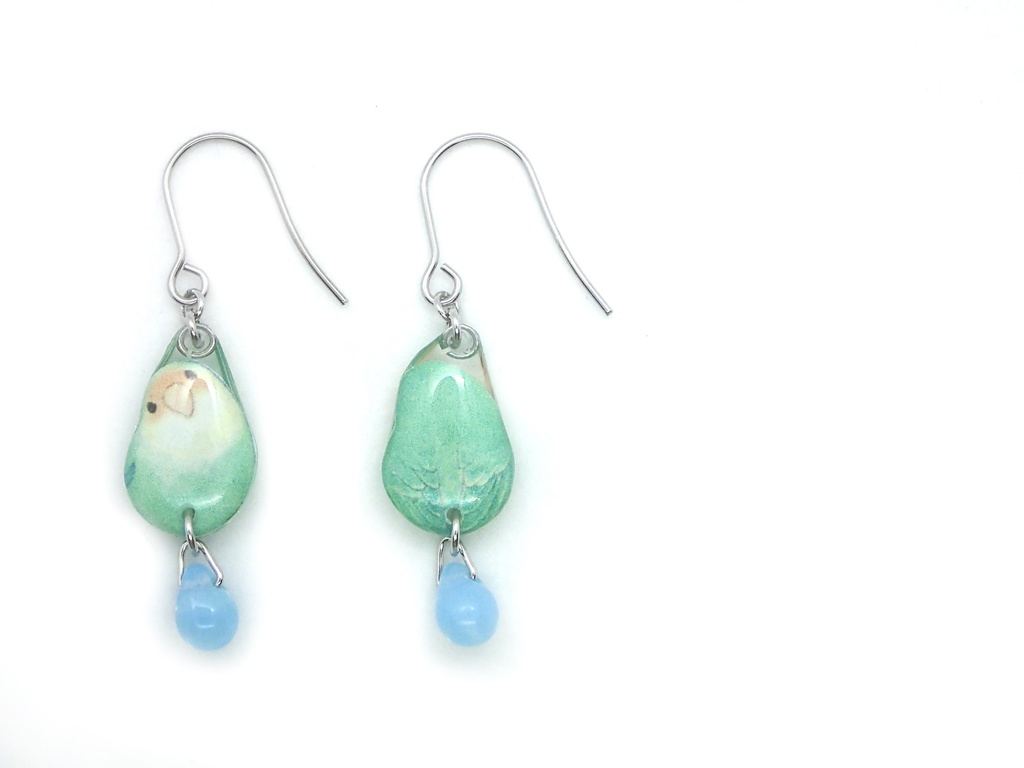 【ピアス】くびかしげコザクラ