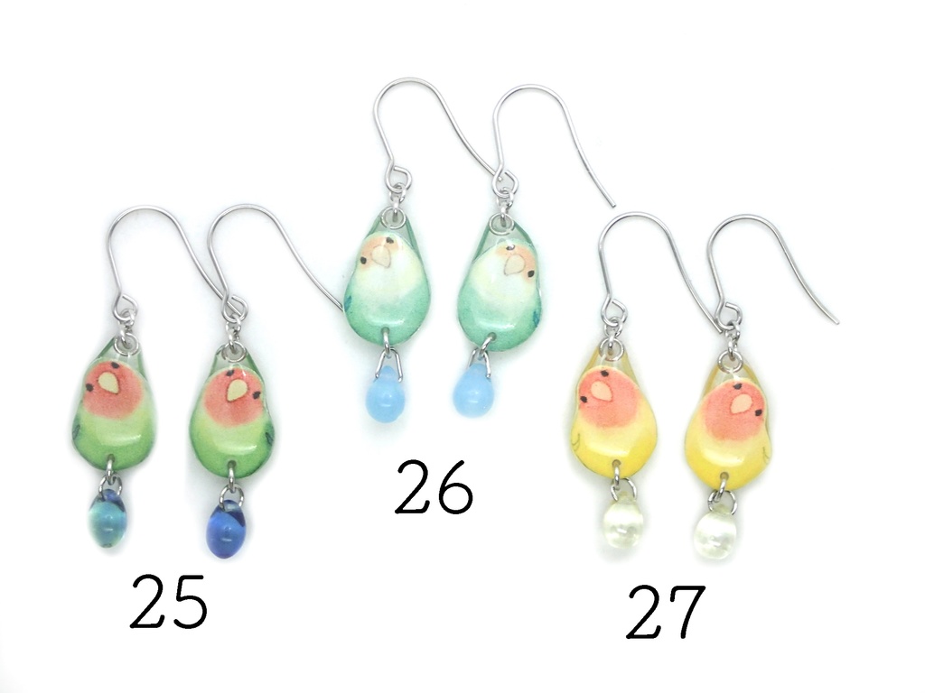 【ピアス】くびかしげコザクラ