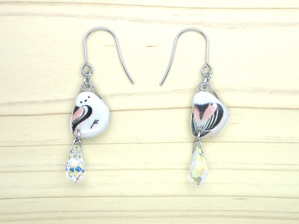 【ピアス】ふりむきシマエナガ