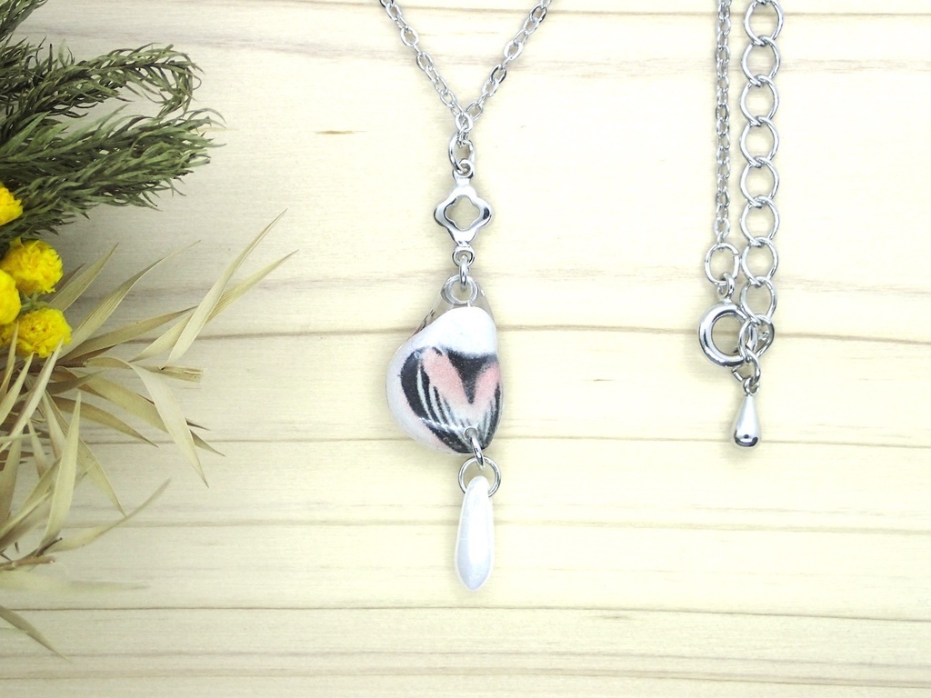 【ネックレス】ふりむきシマエナガ