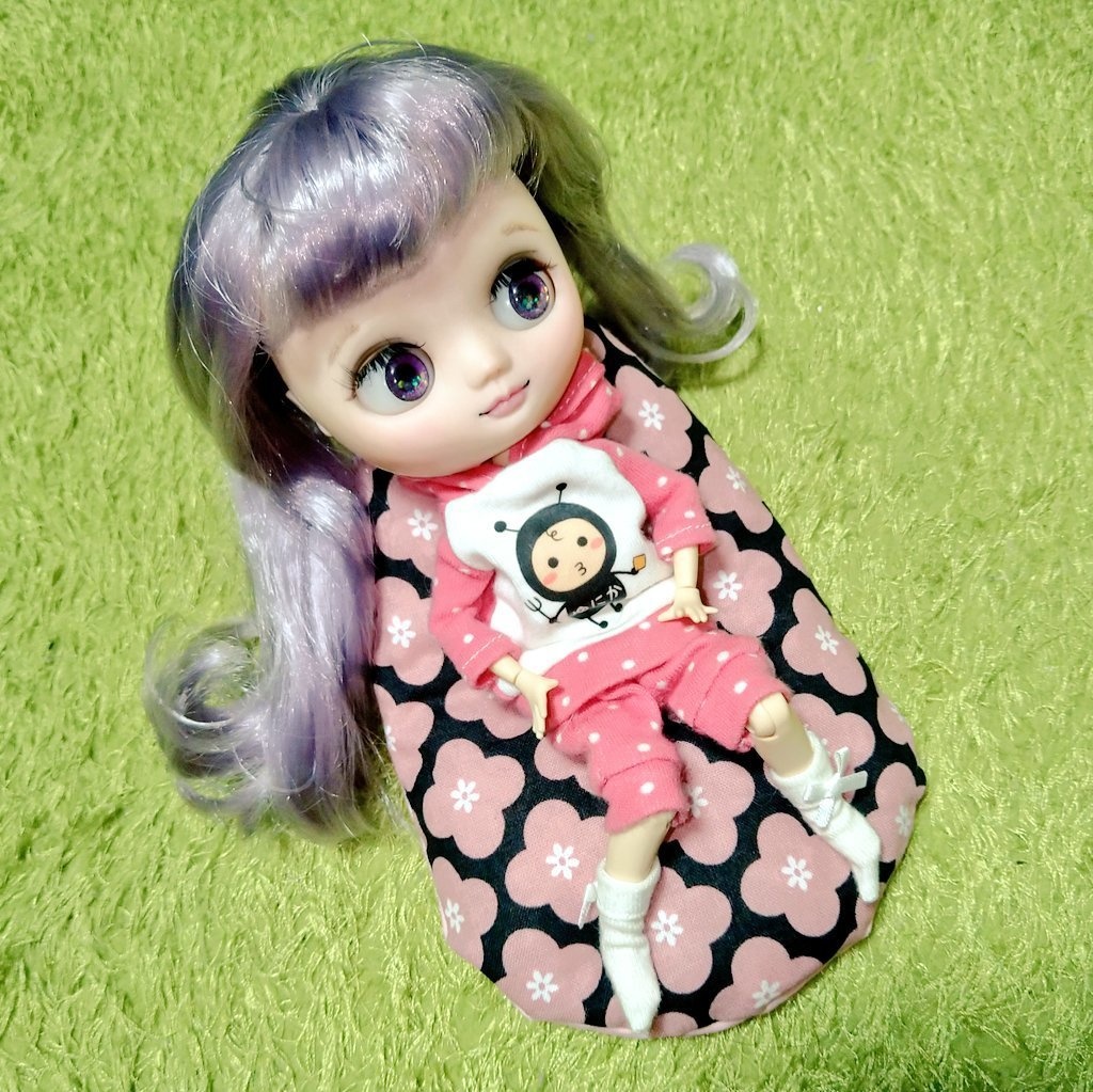 ドールを駄目にするさんかくクッション