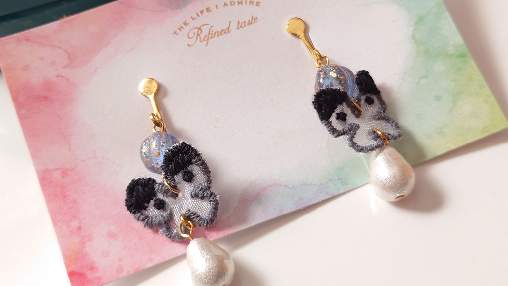 モンシロイヤリング